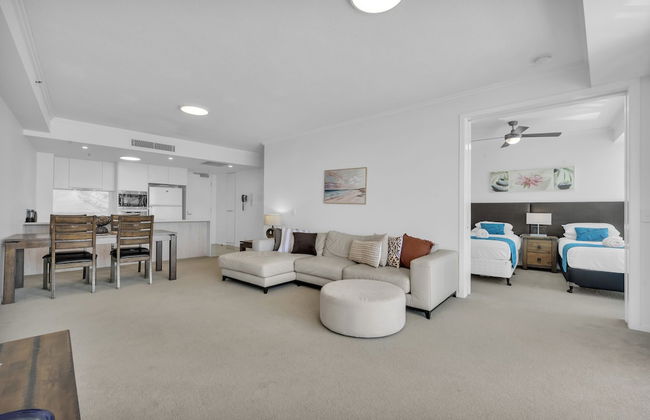 Reflection Tower Two - Foto 57