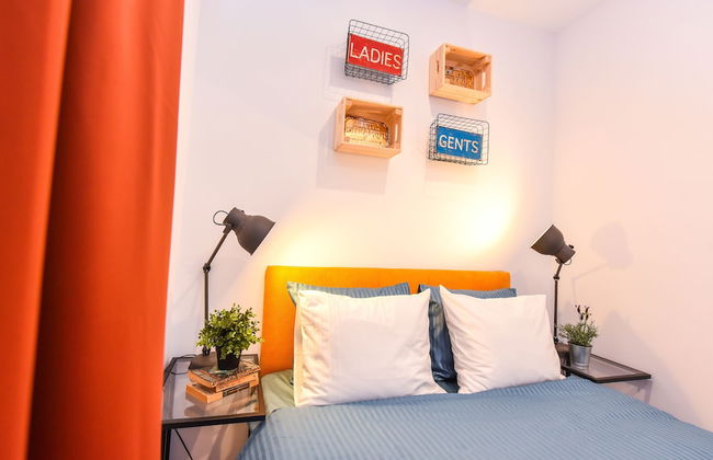 Parliament & River View Apartments - Photo 31