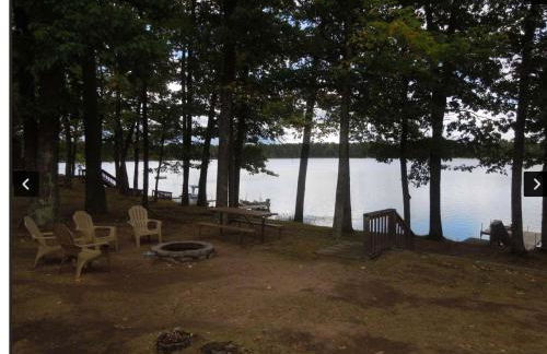 Bayview Cottage 3BR Fireplace Lakefront - Photo 3