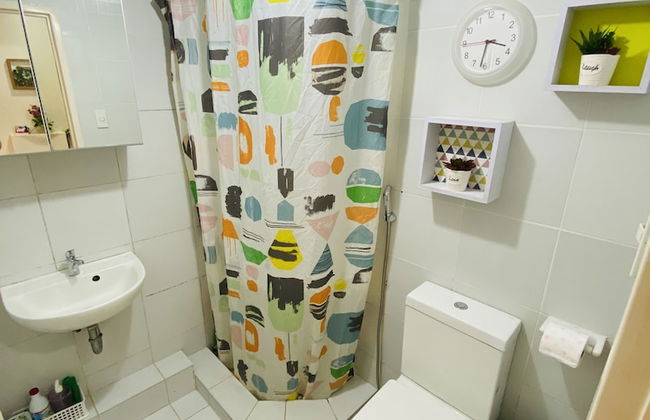 1 Bedroom Deluxe Condo at Apartelle D' Oasis - Foto 28