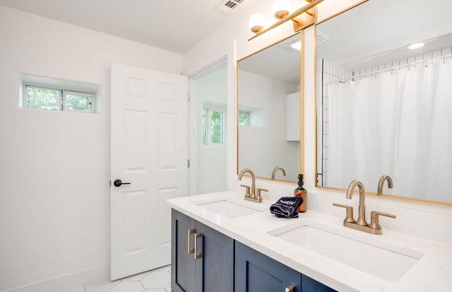 Modern 3 2 two Kings hot tub Fire pit 16min to Wine Trail Nearby Pickleball Courts Pools - Foto 38