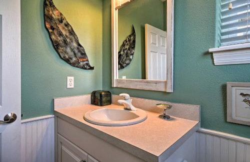 Walk to Shore: Holmes Beach Home w/ Pool & Hot Tub - Foto 11