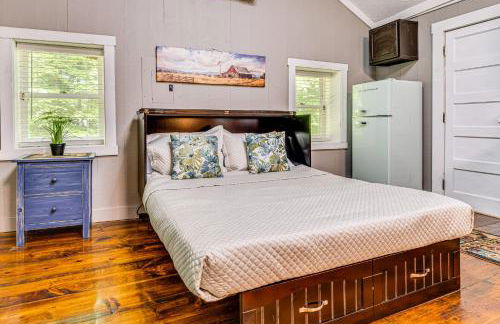 Hot Tub and Deck Cabin Hideaway in Brown County - Foto 13