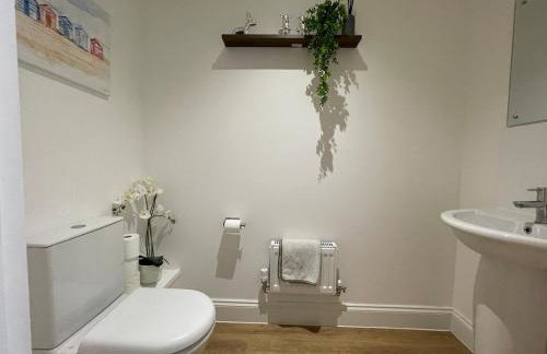 Iris Cottage 4BR Coastal Retreat - Foto 35