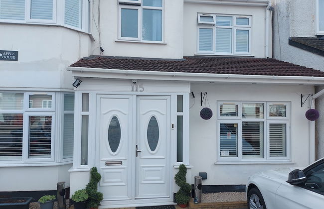 Room-apple House Wembley Twin Room Share - Photo 10