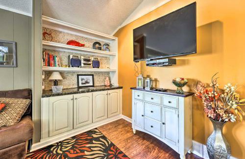 Holiday Island Home: Hot Tub & Wood Stove! - Foto 6