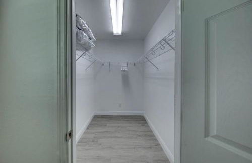 Relaxing Pool Side - Near Fairgrounds - Foto 18