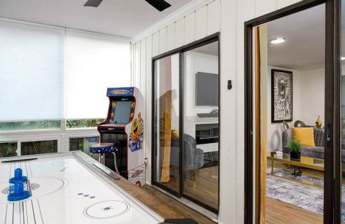 Grey Sapphire Hideaway - 2BR 2BA w Arcade & Pool - Foto 16