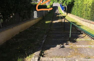 Logement sous maison habitée en face de la foret petite cour - Foto 9