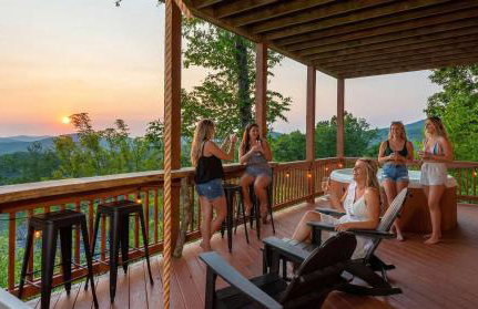 2 Cabins ~ Sleeps 22 ~ 100 Feet Apart ~ Ski in out - Foto 8