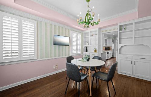 Spacious 5BR LA Villa with Pool Spa & Game Room - Foto 16