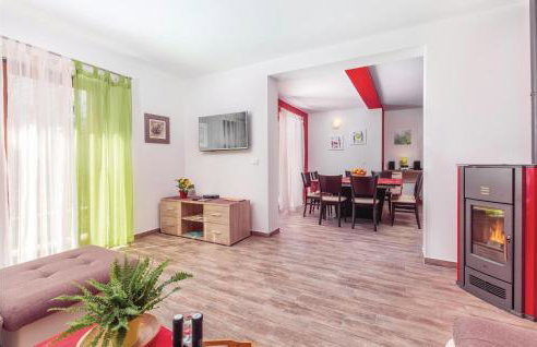 4 Bedroom Beautiful Home In Kunj - Photo 11