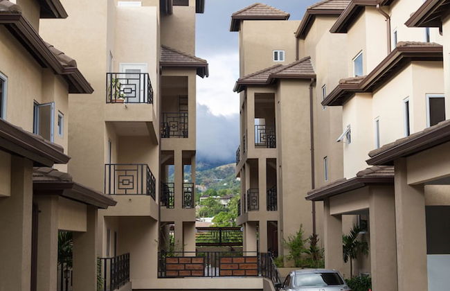 Luxury 3 Level Town House - Foto 26