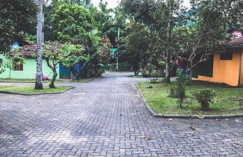 Casinha charmosa em condomínio, com piscina e muita natureza - Photo 13