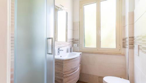 Modern Sea View Apartment with Balcony - Foto 4