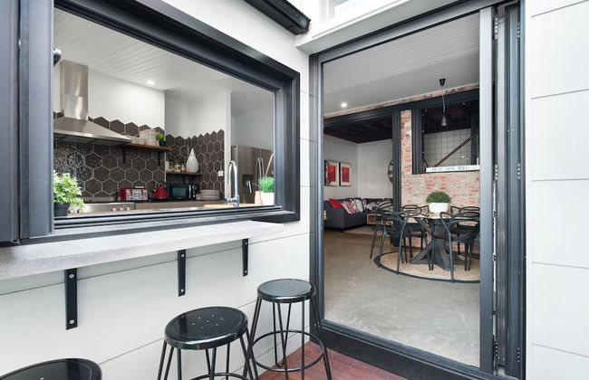 UNIQUE - New York Loft Style Townhouse - Photo 7