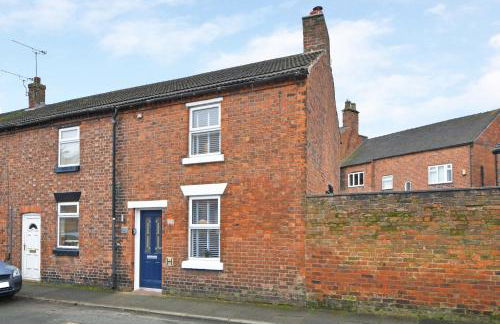 Chapel House by YourStays - Two bed cottage in Market Town of Sandbach, high end finish - Photo 40