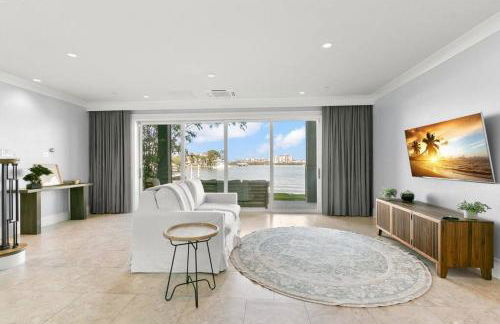 Waterfront Oasis 3 BR/4 beds~3 min walk to beach. - Foto 19