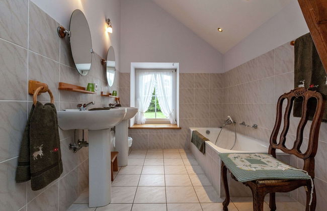 Wonderful Holiday Home in Saint-hubert With Sauna - Photo 18