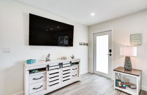 Updated St James City Home on Canal with Pool and Dock - Foto 5