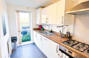 City Centre house for Family, Group & Contractor Stay - Sleeps Upto 9 Guests with Free Parking - Foto 66