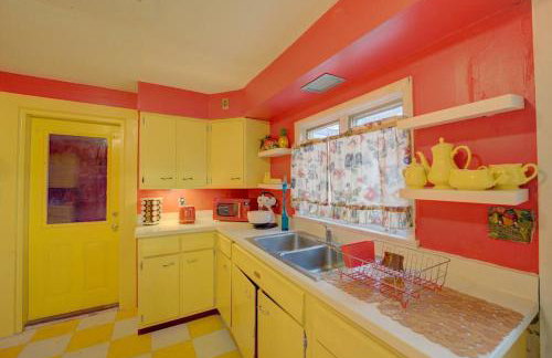 Retro 1970's Rollercoaster House 5 Mins from Cedar Point - Photo 6