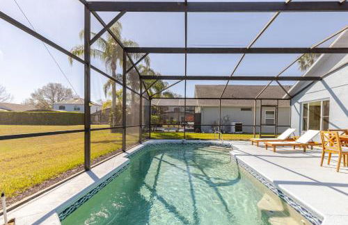 Modern 3BR Villa with Heated Pool & BBQ 14mi to Disney - Photo 25