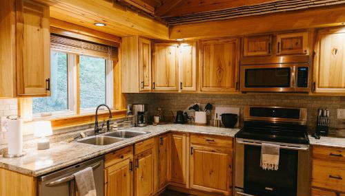 "Alpine Hills" Cozy Hideaway RRG Cabin w/ Hot Tub - Foto 3, Other