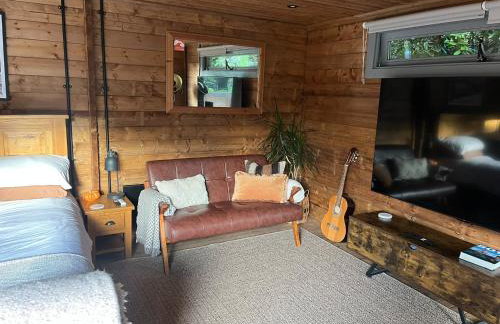 Clarence Cabin, King Bed & Free Parking - Foto 19