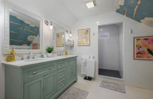 Stay & Play Indy- Indoor Fun - 5 Min to Downtown - Sleeps 10 - Arcade fun - Foto 77