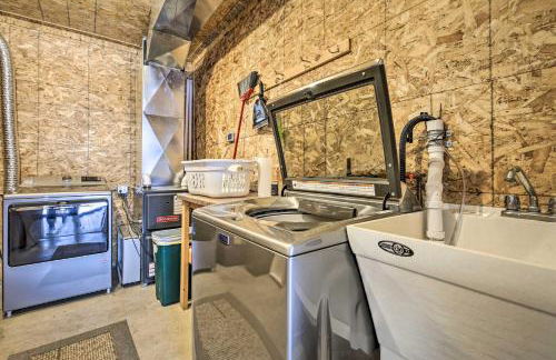 Phelps Cabin on 26 Acres with Fire Pit! - Foto 19