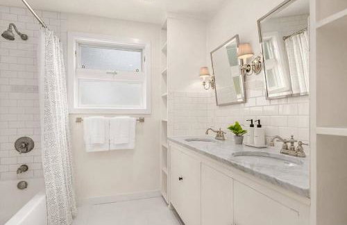 DT Bellevue Hidden Gem With a View & AC - Foto 18