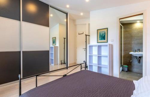 Serene Rural Villa with Pool, Sun Deck, and Children's Play Area - Five Bedroom Villa - Foto 41