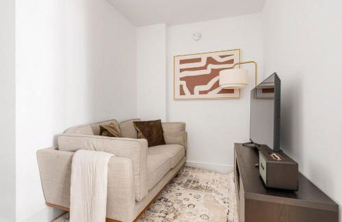 Blueground Midtown East rooftop nr Bryant Park NYC-2070 - Photo 1