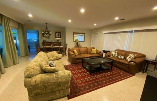 Deerfield Beach heated pool house - Photo 51