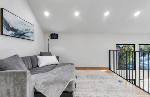 LUXE Hyak Retreat with Sauna, Hot Tub, Game Room, 6BR - Foto 54