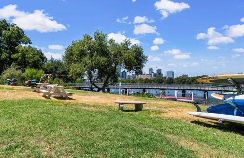 Minutes to ACL Downtown Retreat - Pool & Lake Access - Foto 8