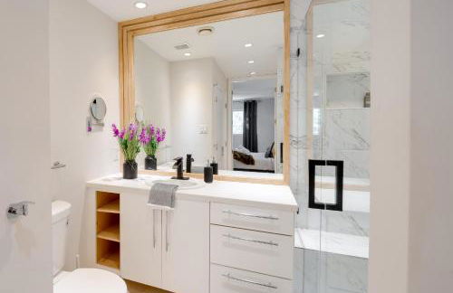 Luxe and Modern Dallas Condo 2 Mi to Highland Park! - Foto 17