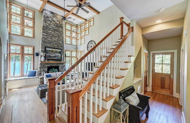 Boathouse Cove by Avantstay Pool + Swim Dock Hot Tub - Foto 29