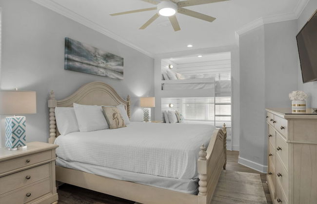 4BR Home, Private Pool, Steps From Beach, Minutes to Top Attractions - Foto 4