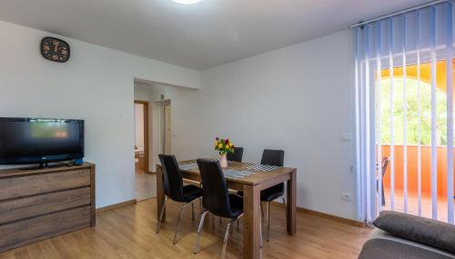 2 Bedroom Gorgeous Apartment In Umag - Foto 3