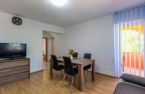 2 Bedroom Gorgeous Apartment In Umag - Foto 3