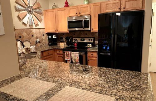 Amazing Gilbert home 3 Bed 2 and half Bath sleeps 8 2 car garage - Foto 9