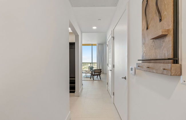 Ultimate Elegance Studio with Panoramic City Views - Foto 31