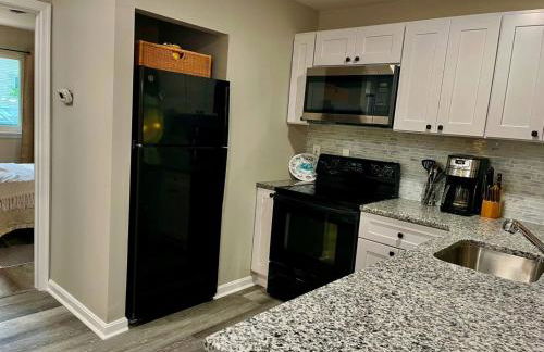 London Towne Bungalow Wloft - Walk To The Beach! - Foto 45