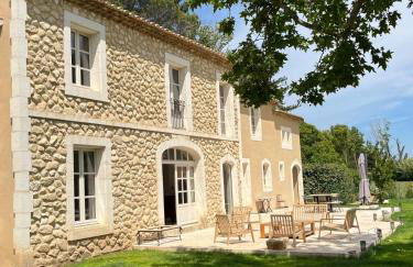 Superbe Mas Provençal rénové avec piscine, billard et climatisation à Paradou - Foto 20