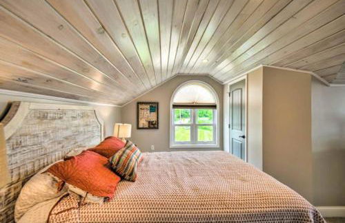 Unmatched Lakefront Home! - Foto 27