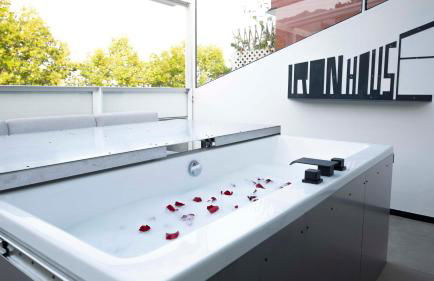 Iron House - Penthouse with Bathtub in Golden Mile & Roman Bridge - Foto 45