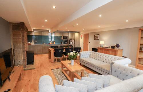 Mallard Engine Shed - Photo 4