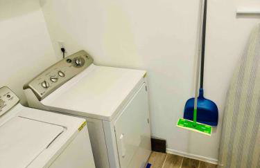 Orange Crush Cottage- Downtown Beaches & Dining - Photo 17